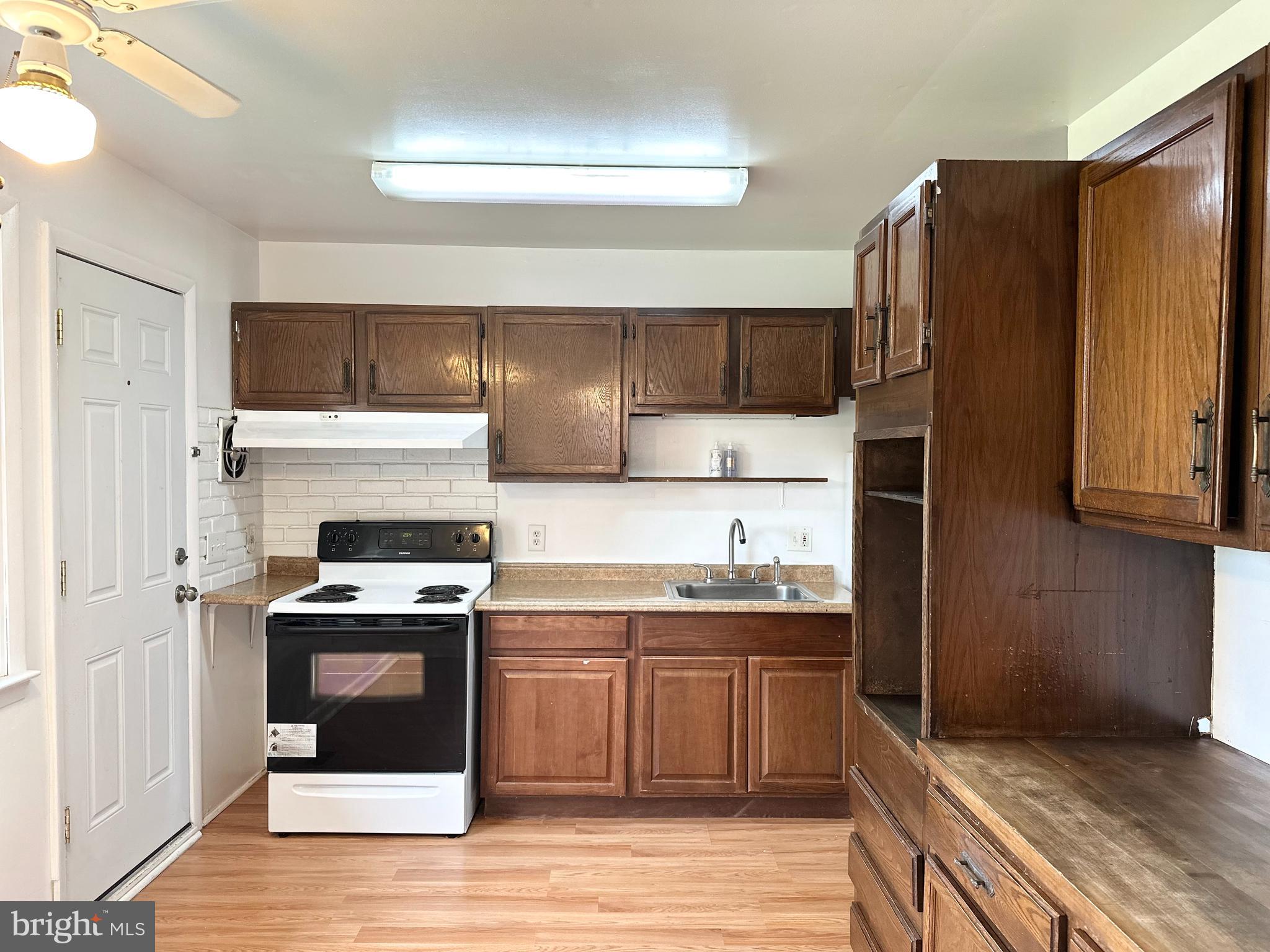 PARKVILLE - Residential Lease