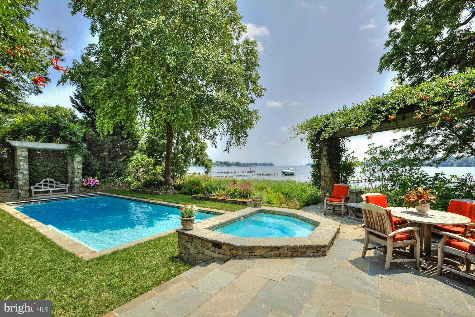 POPLAR POINT - Residential