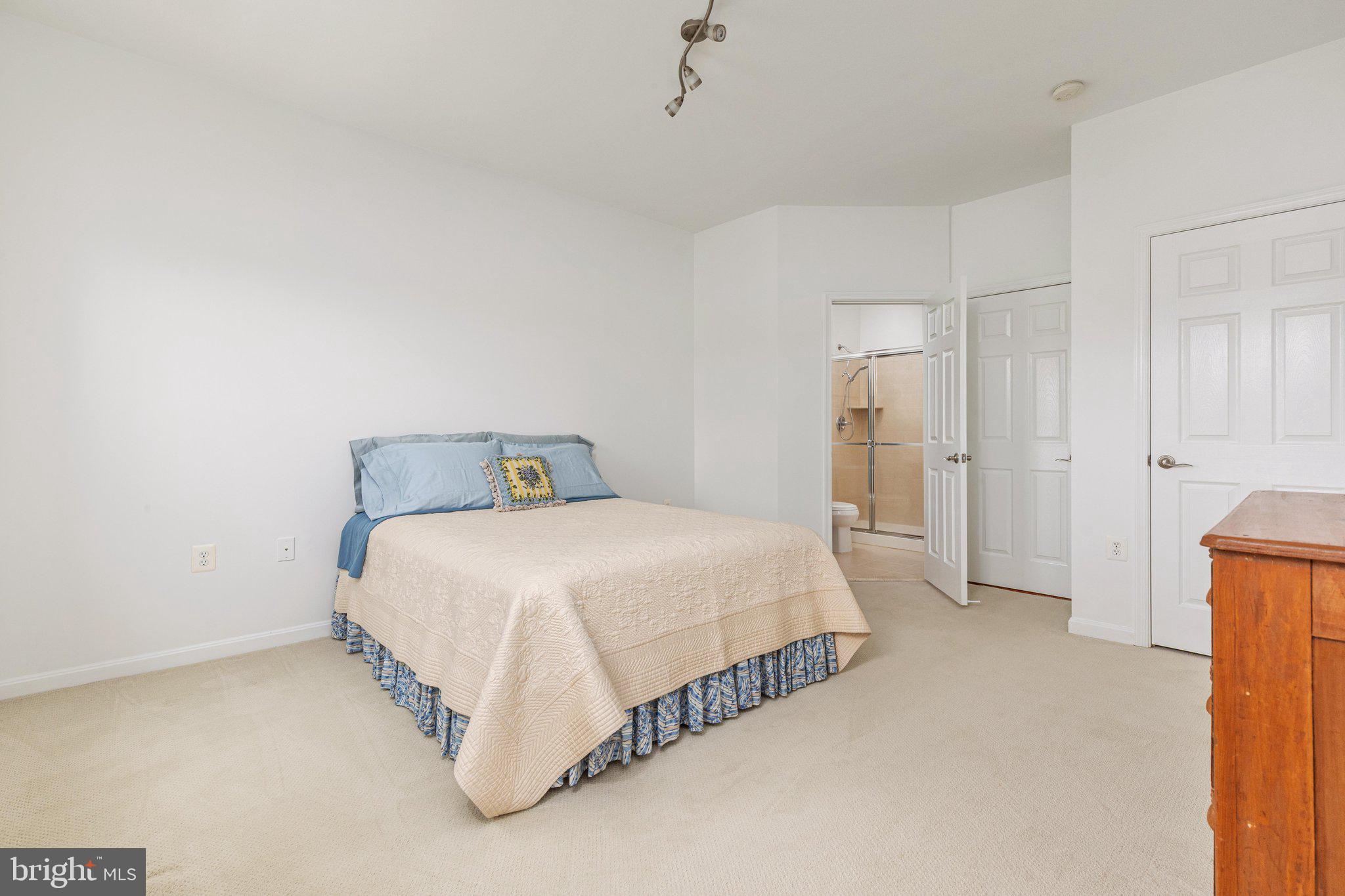 ROSE HILL - Residential