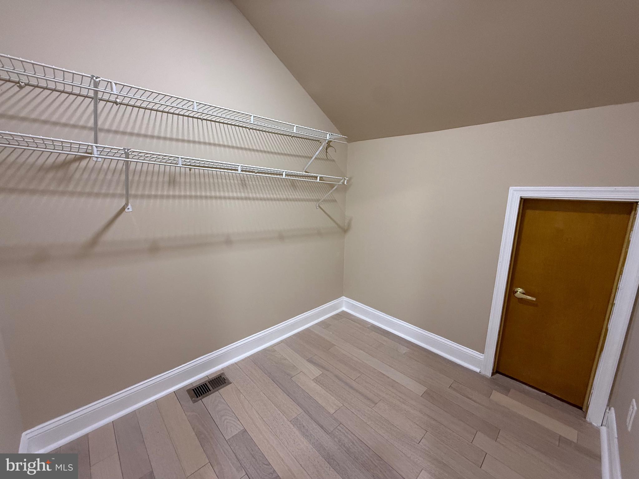BROOKWOOD ESTS - Residential