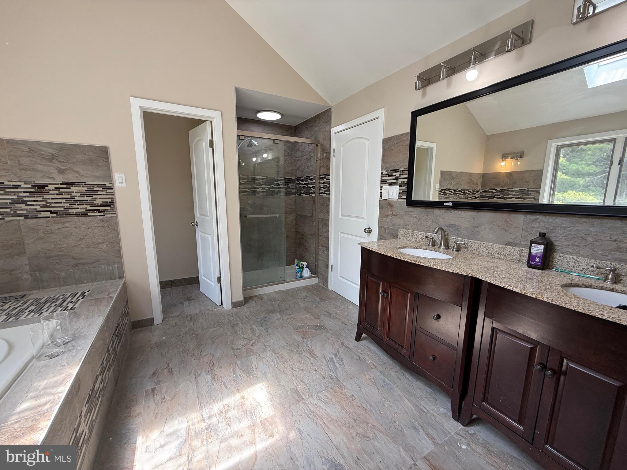 BROOKWOOD ESTS - Residential