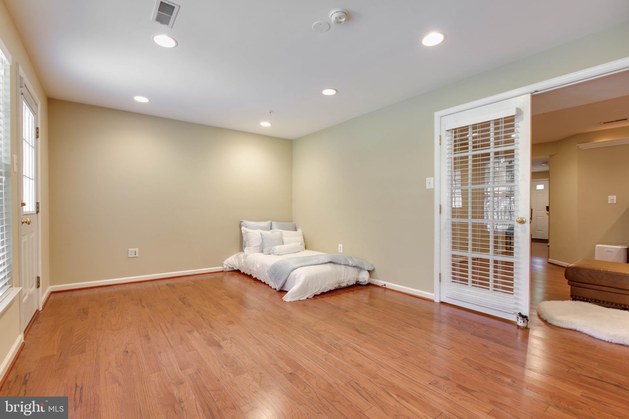 WAVERLY WOODS - Residential