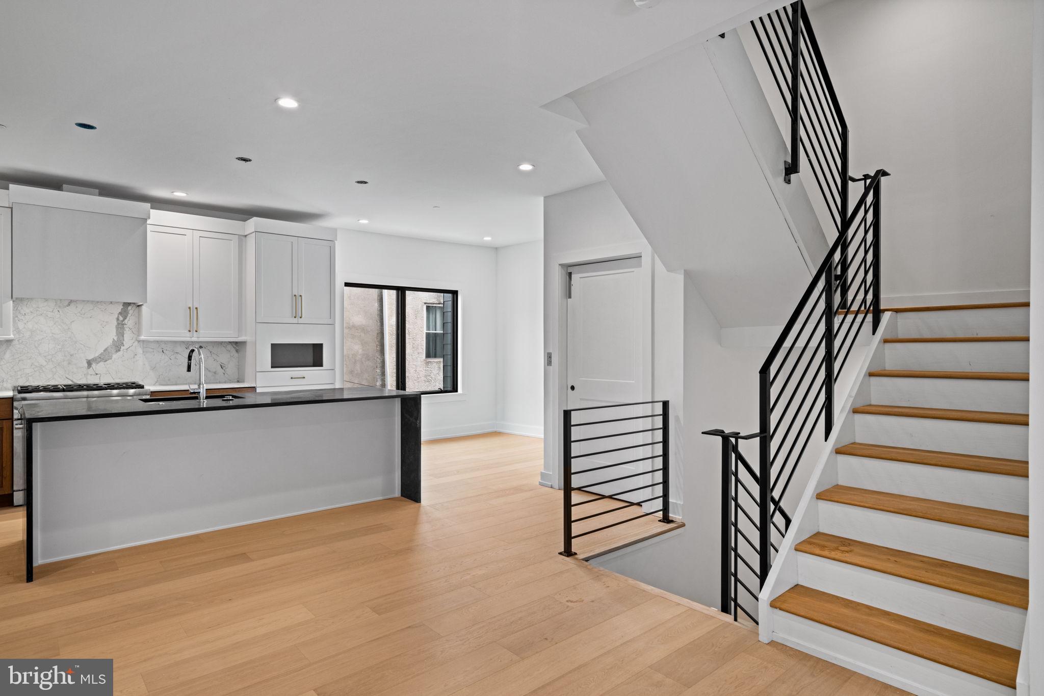 PASSYUNK SQUARE - Residential