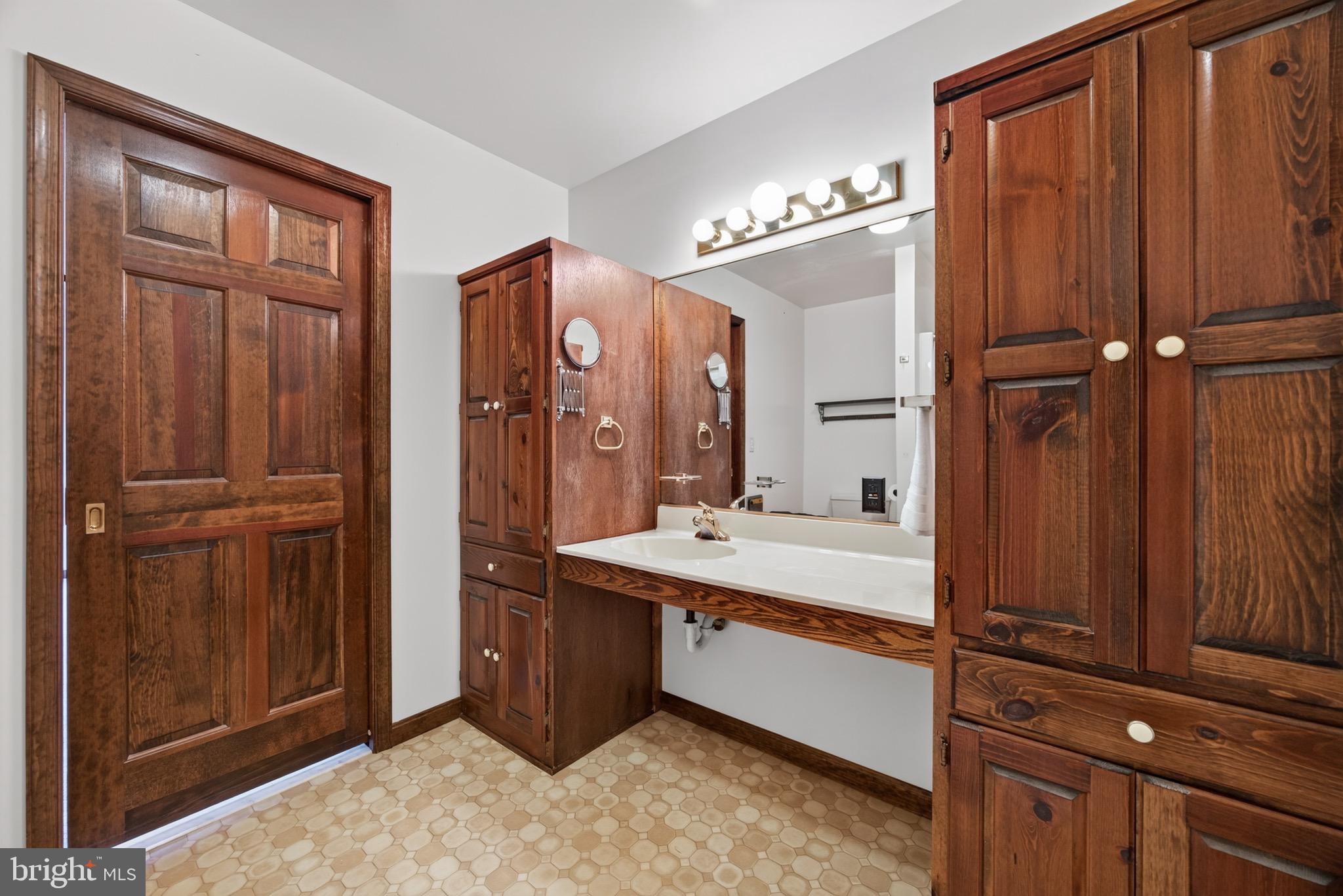 HAMPSTEAD - Residential