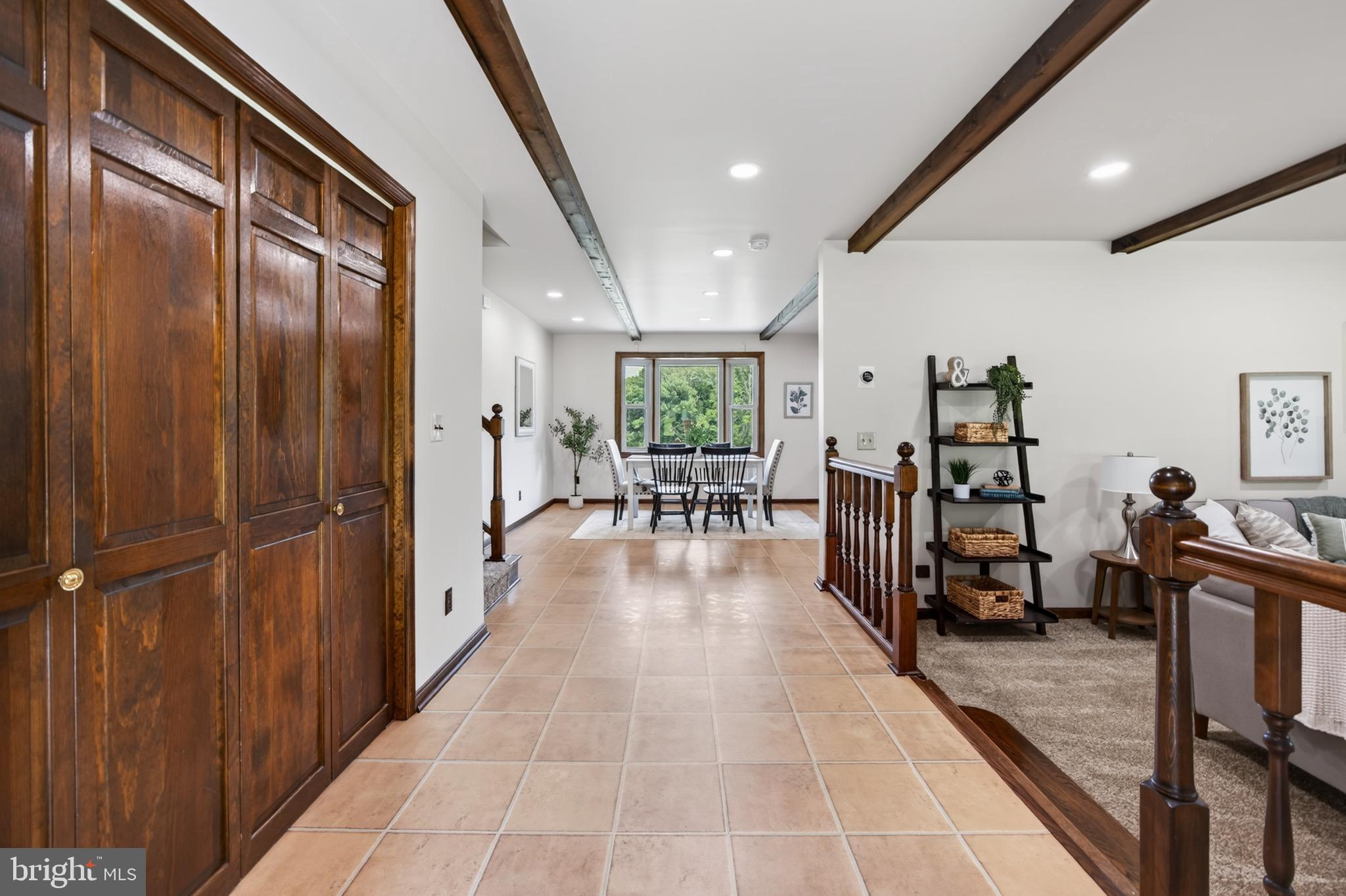 HAMPSTEAD - Residential