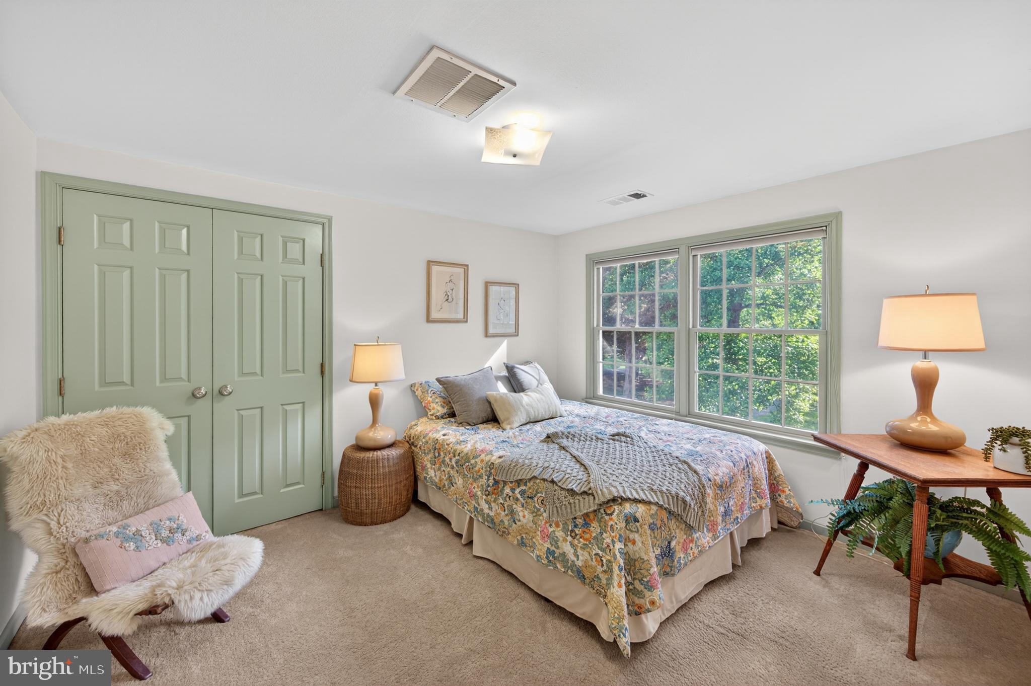 LEDGE LOWE - Residential