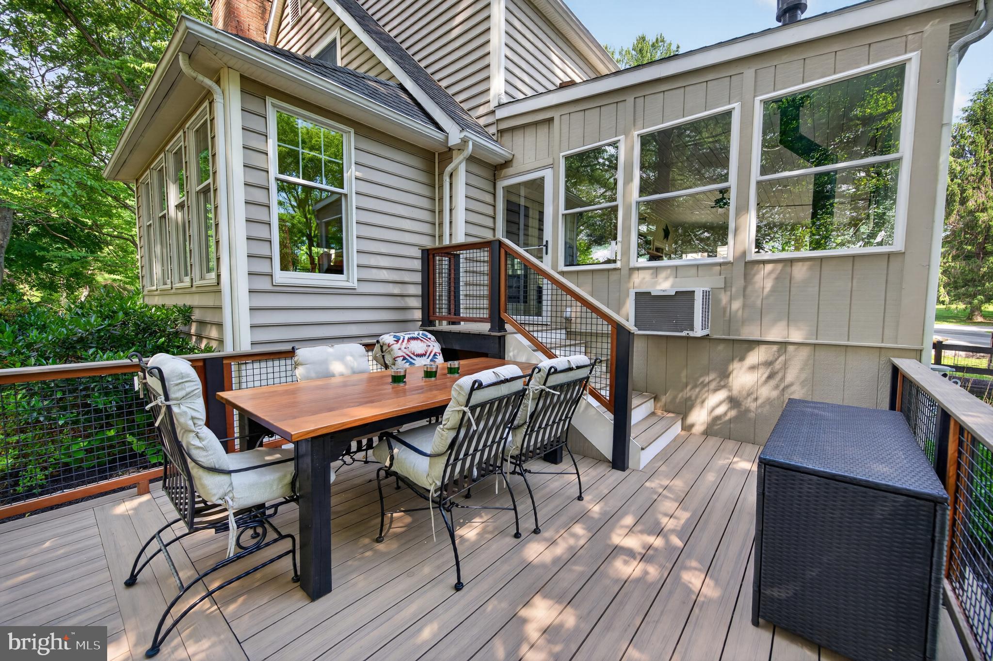 LEDGE LOWE - Residential