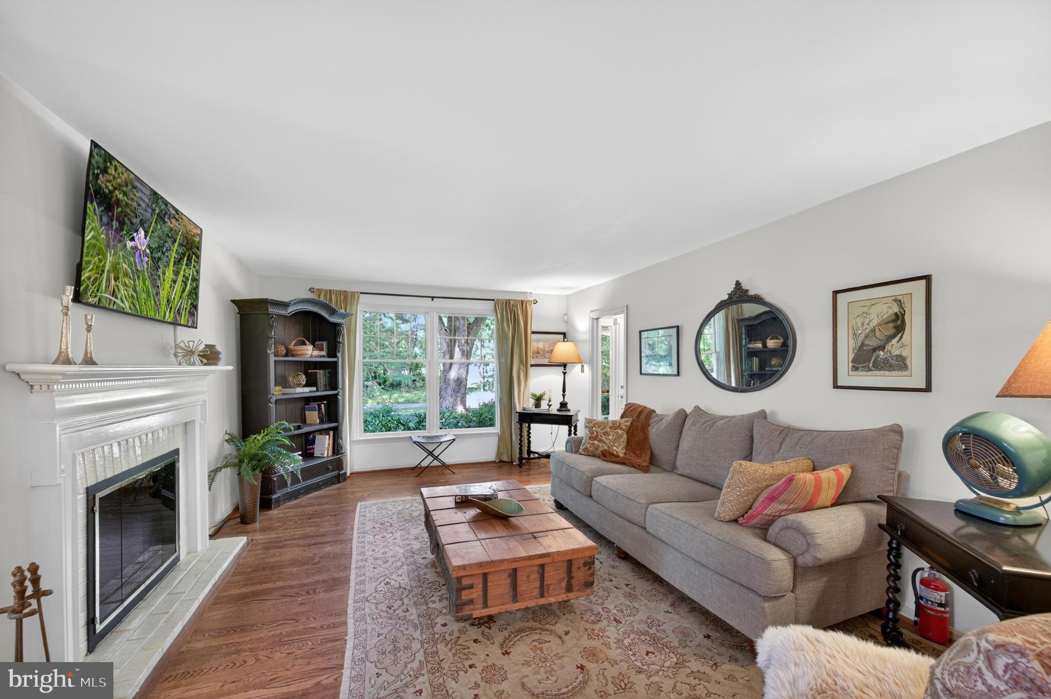 LEDGE LOWE - Residential