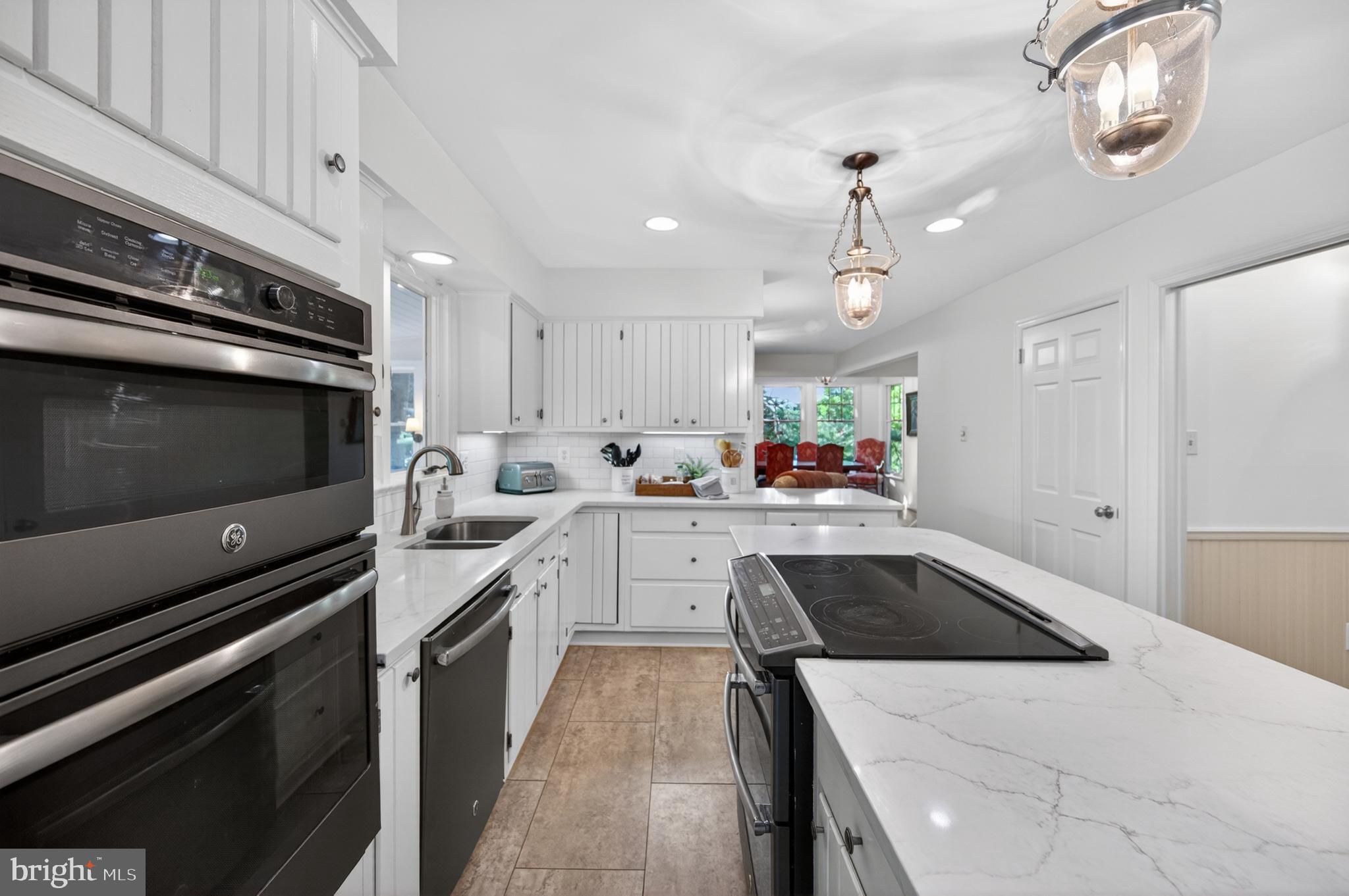LEDGE LOWE - Residential