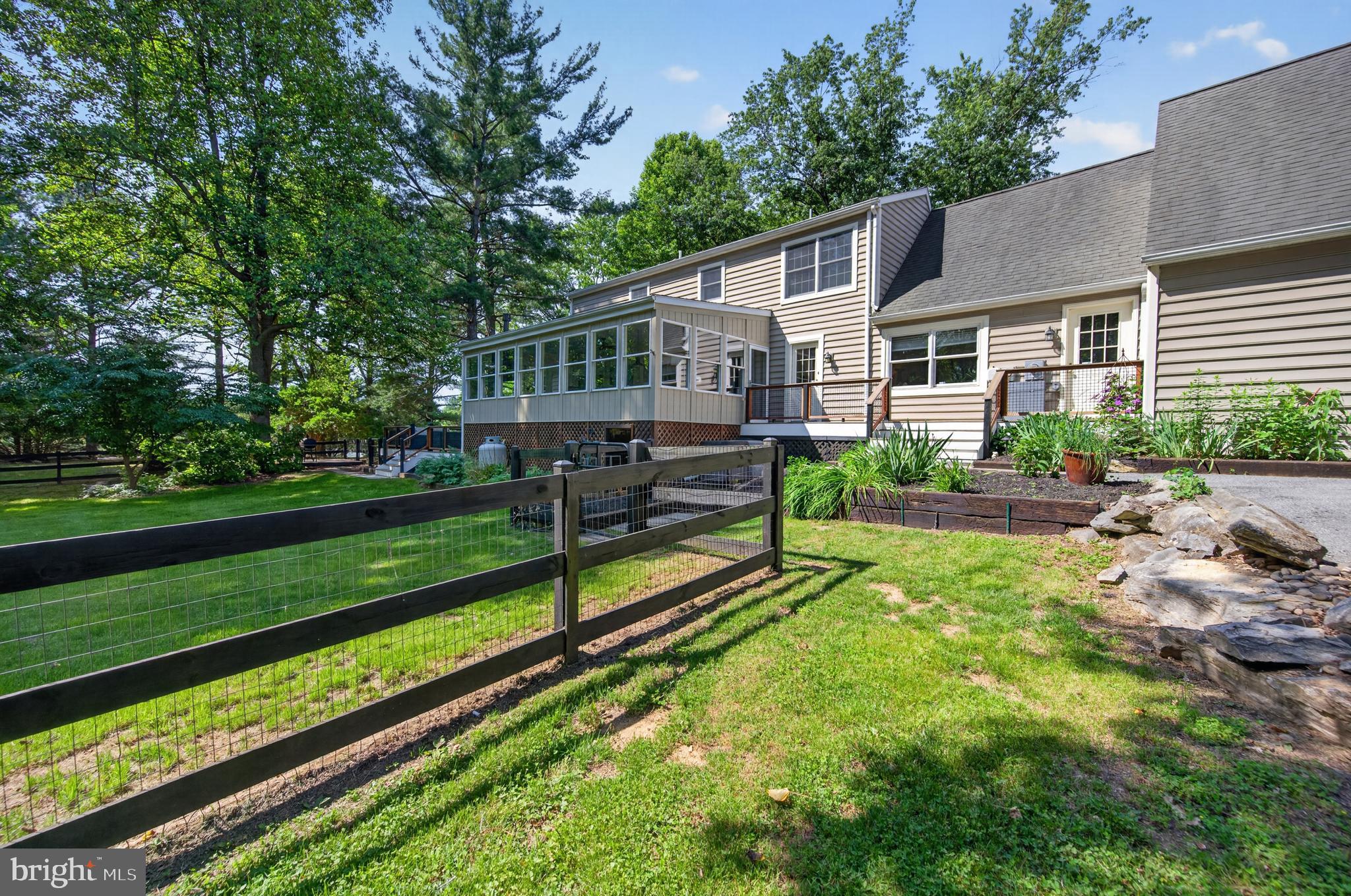 LEDGE LOWE - Residential