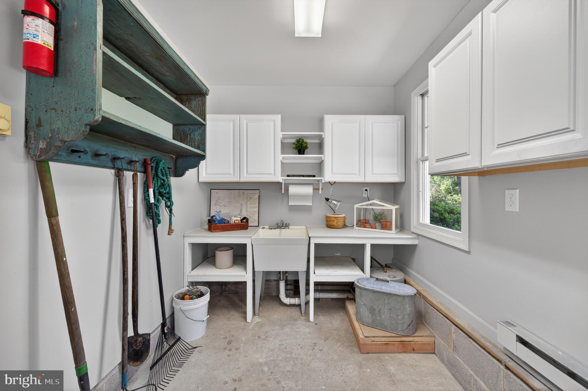 LEDGE LOWE - Residential