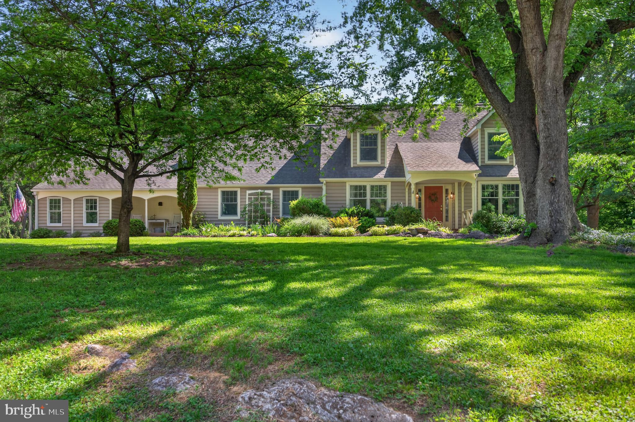 LEDGE LOWE - Residential