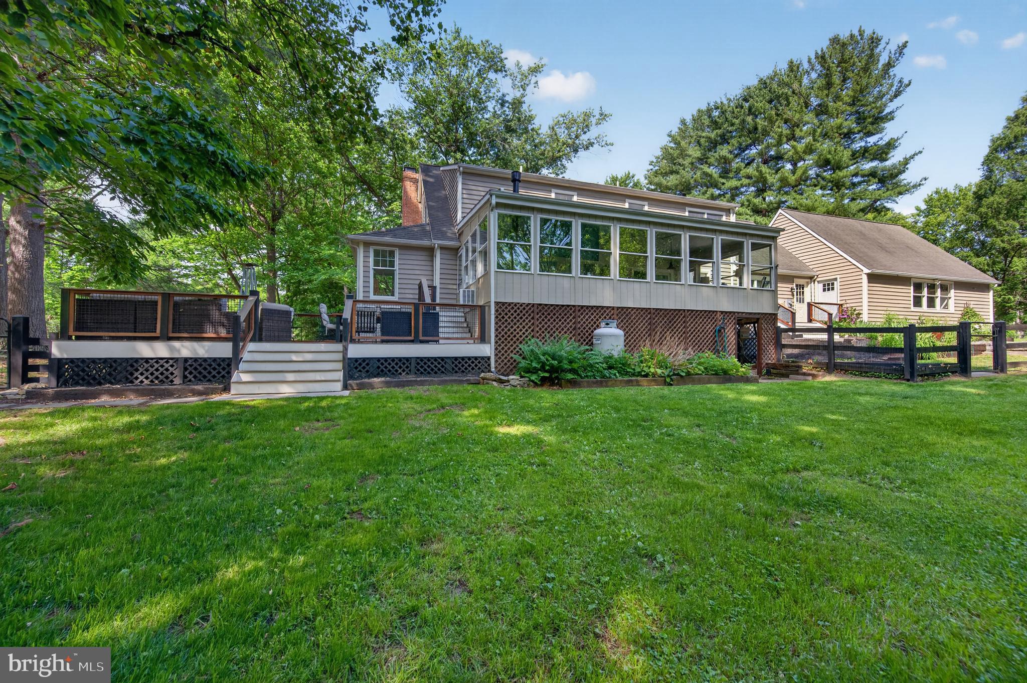 LEDGE LOWE - Residential