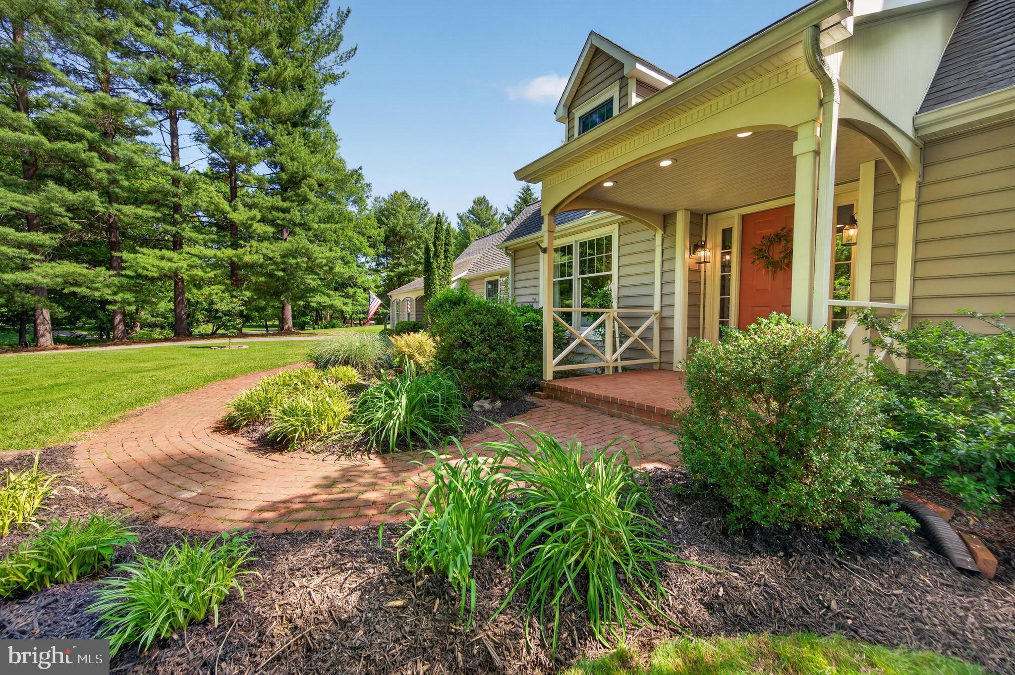 LEDGE LOWE - Residential