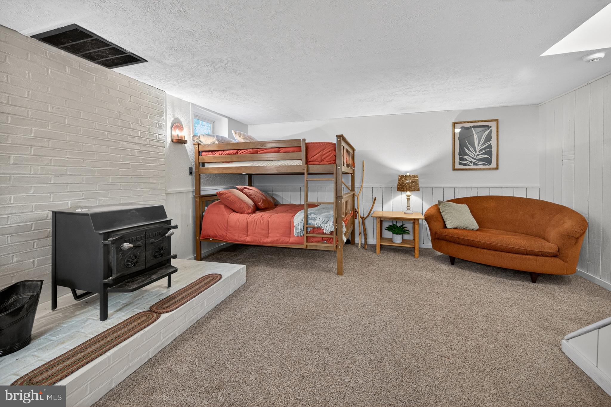 LEDGE LOWE - Residential