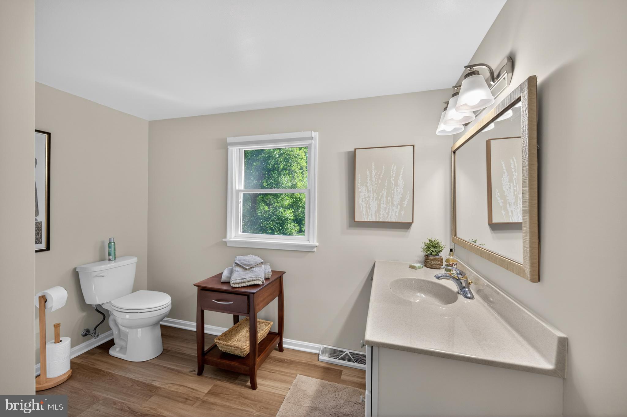 LEDGE LOWE - Residential