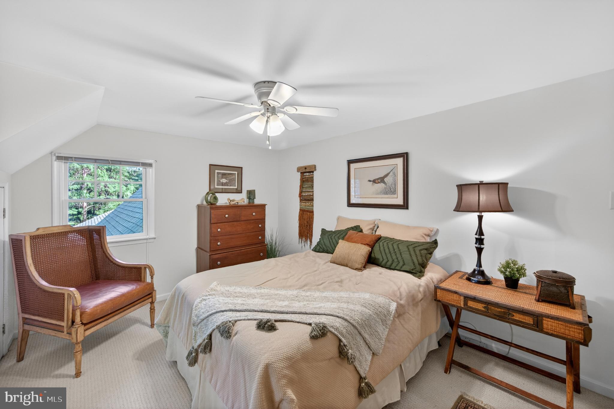 LEDGE LOWE - Residential