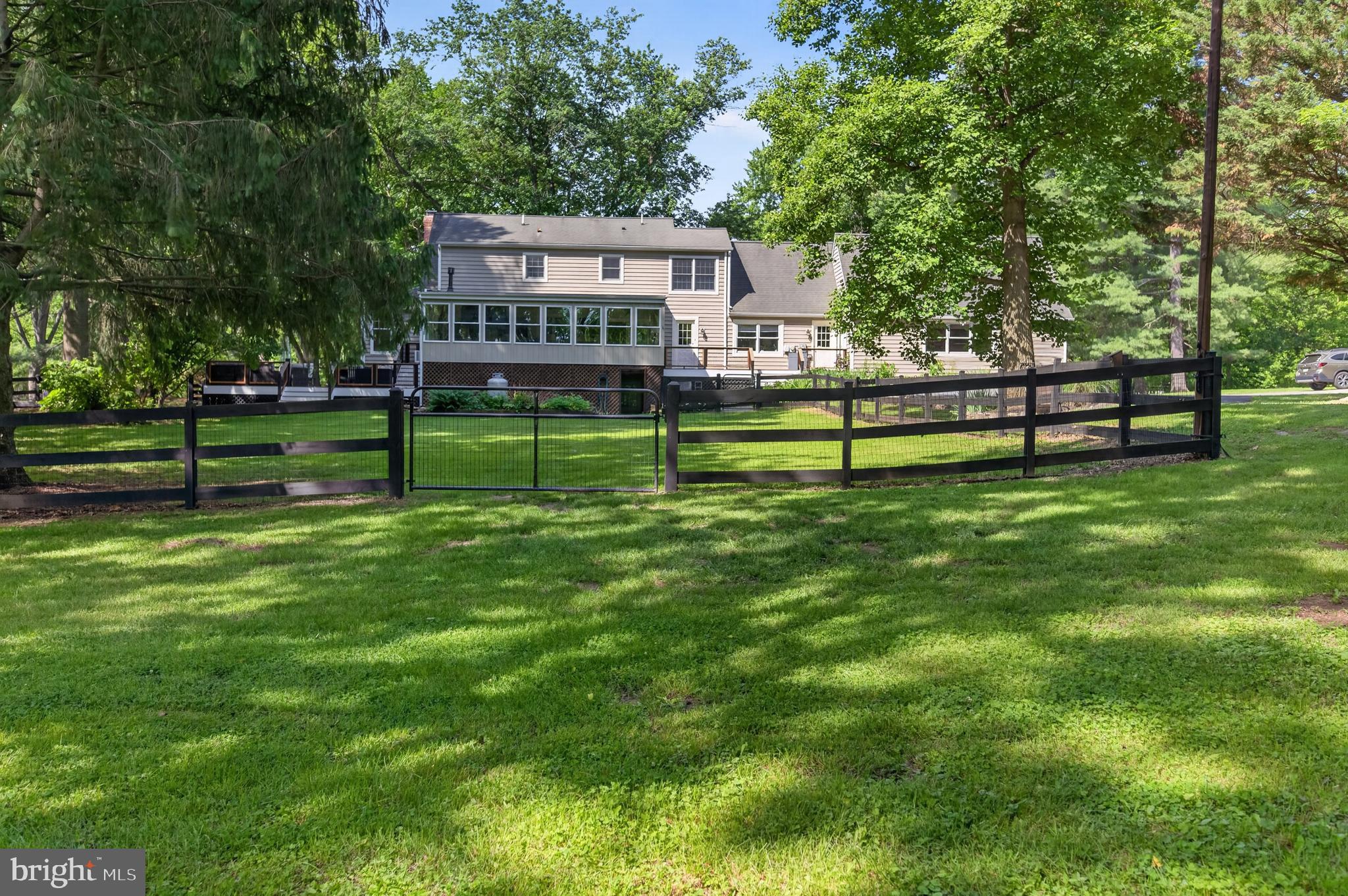 LEDGE LOWE - Residential