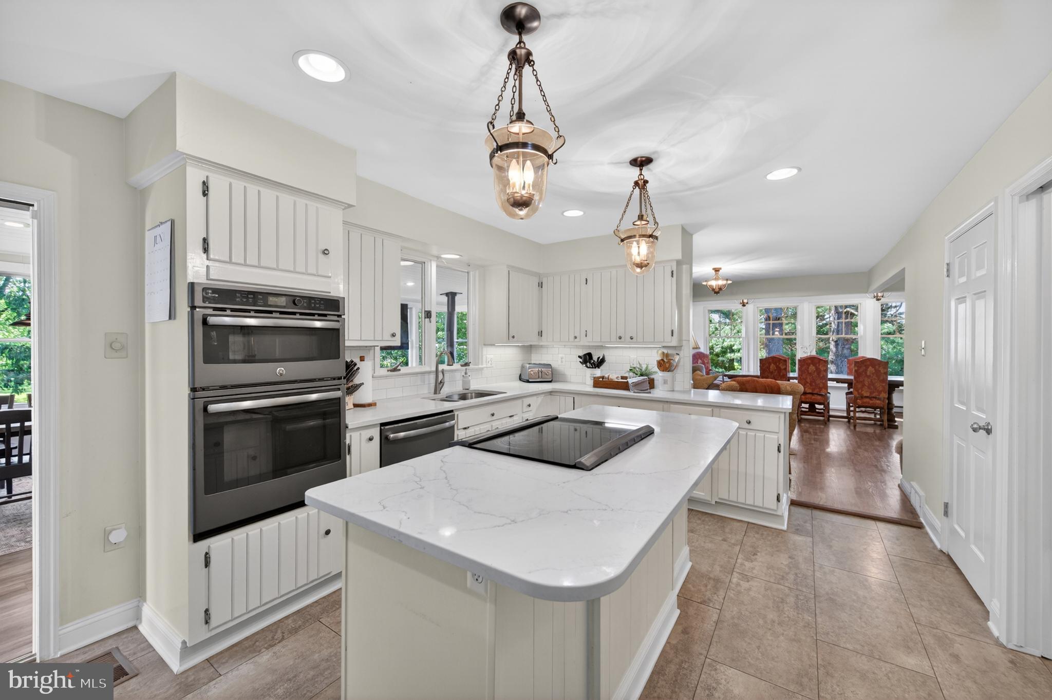 LEDGE LOWE - Residential