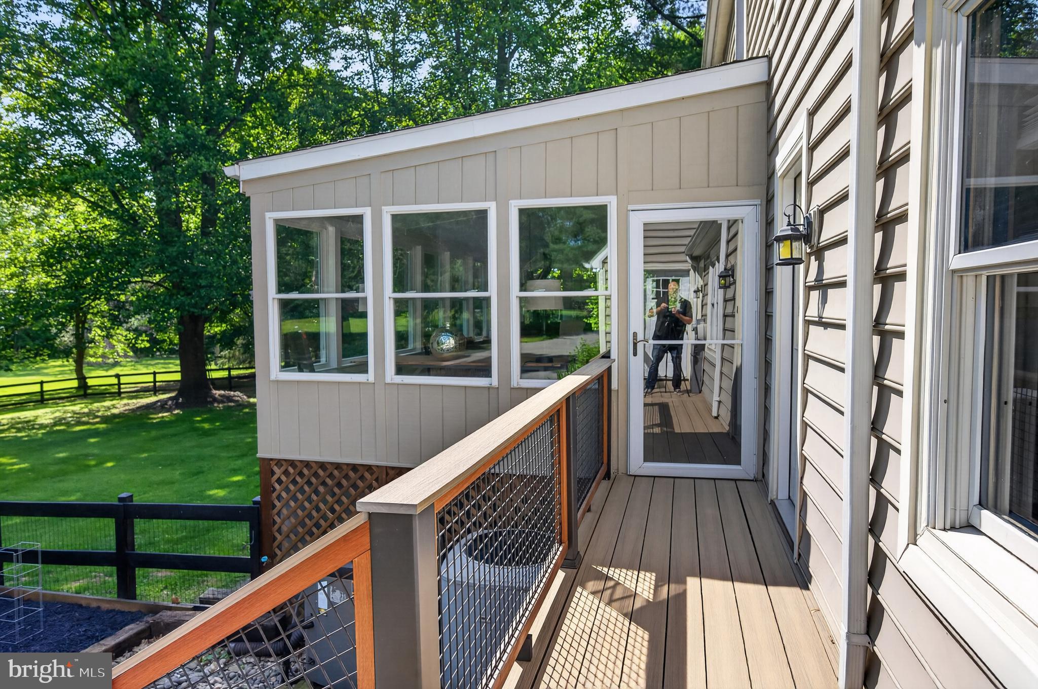 LEDGE LOWE - Residential