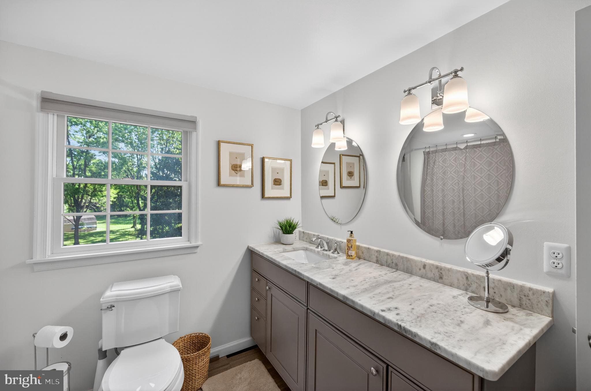 LEDGE LOWE - Residential