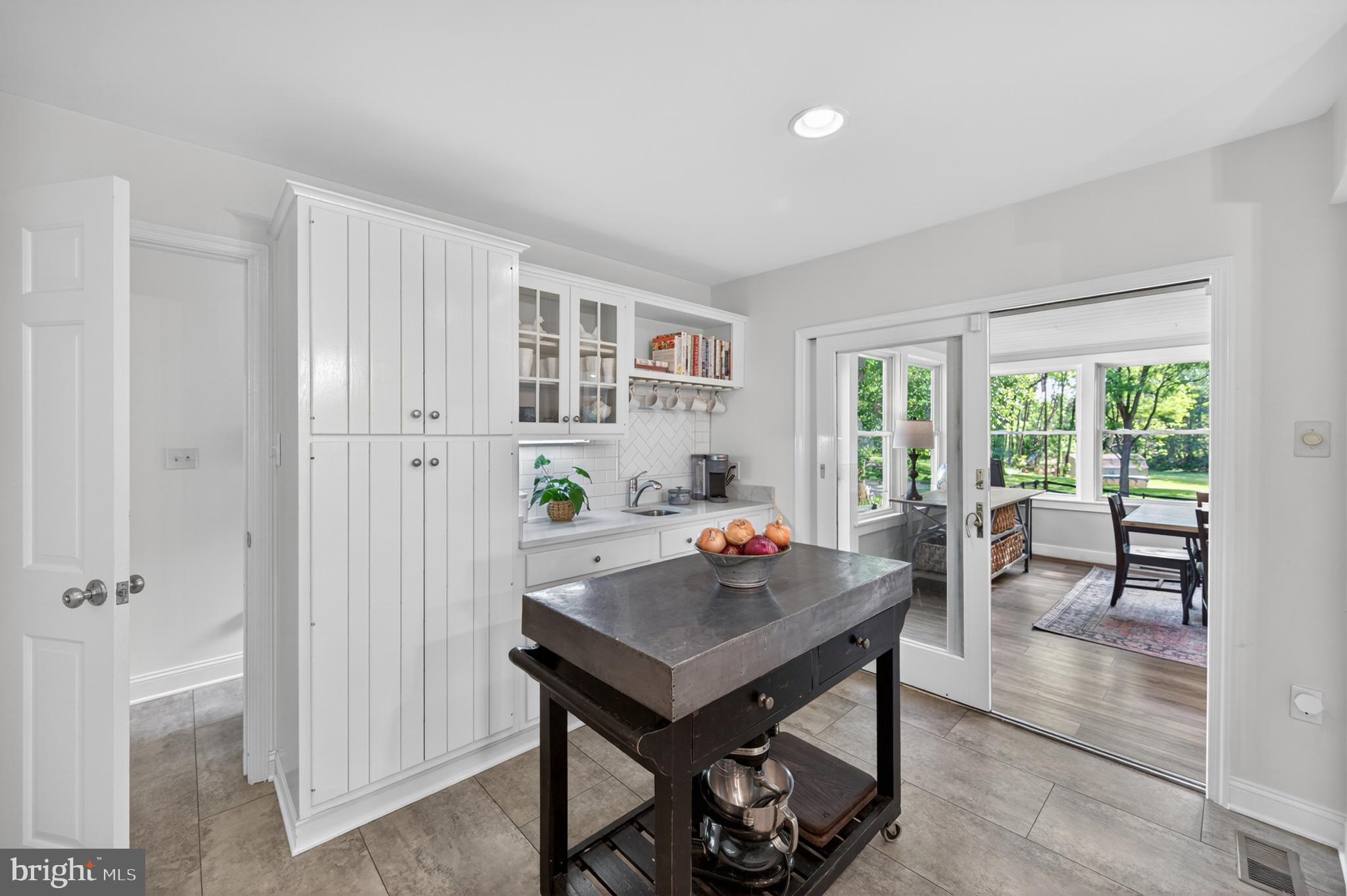 LEDGE LOWE - Residential