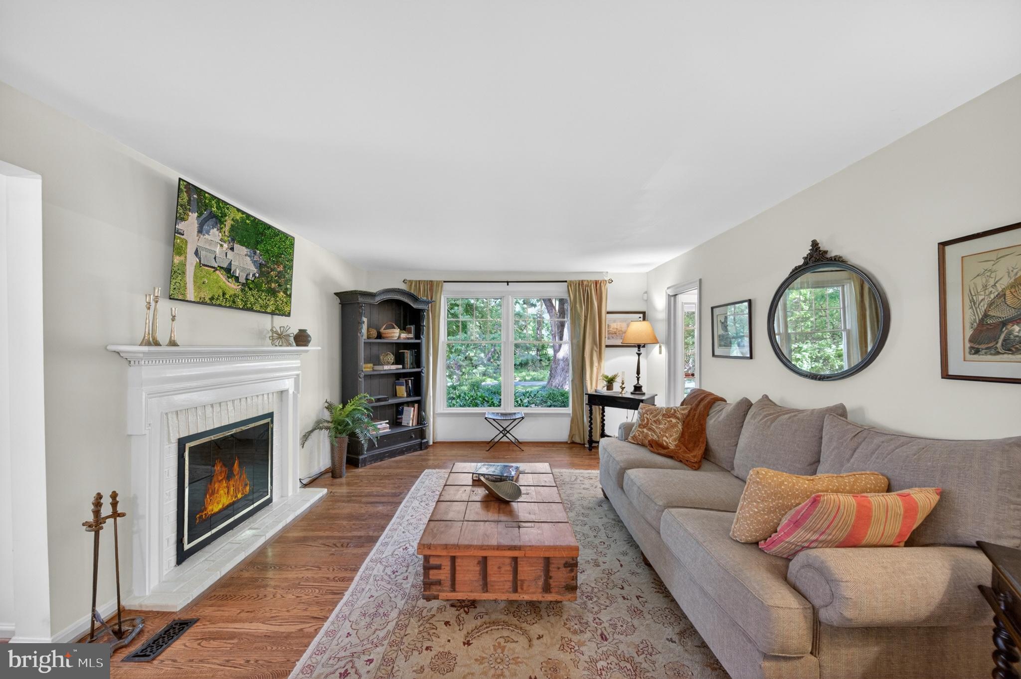 LEDGE LOWE - Residential