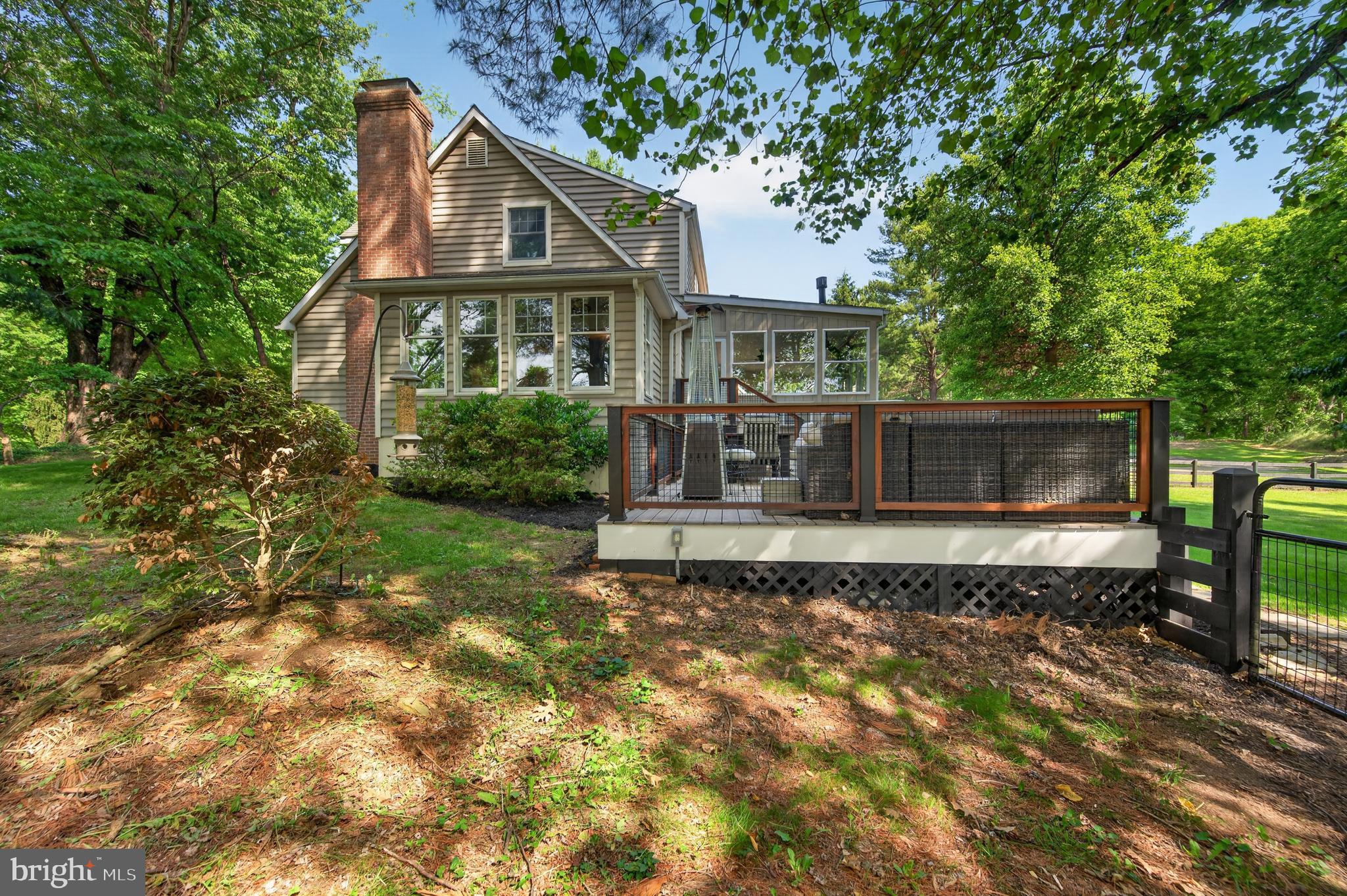 LEDGE LOWE - Residential