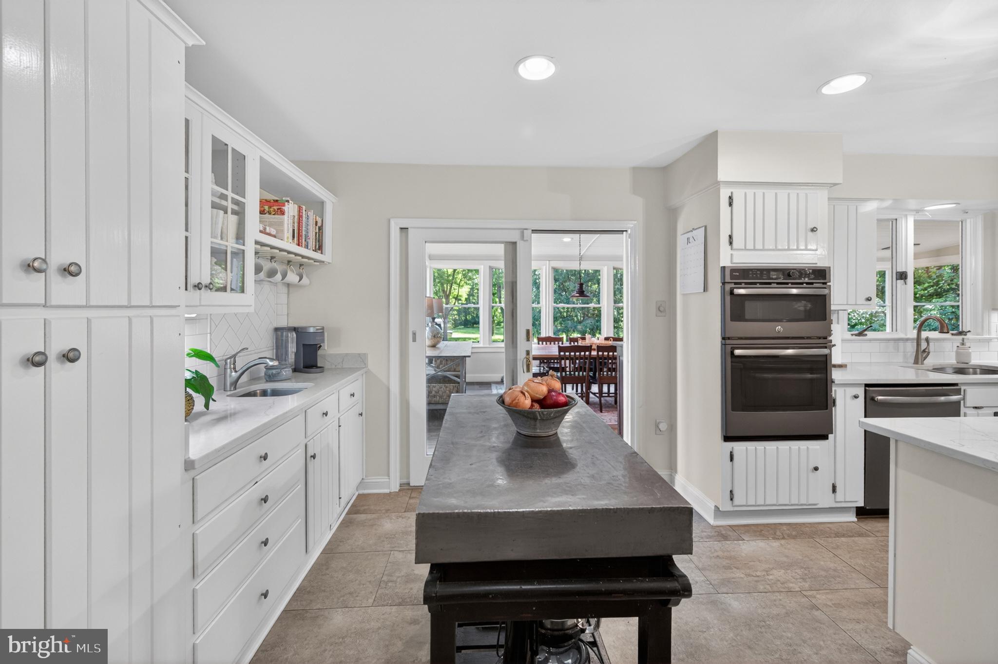LEDGE LOWE - Residential
