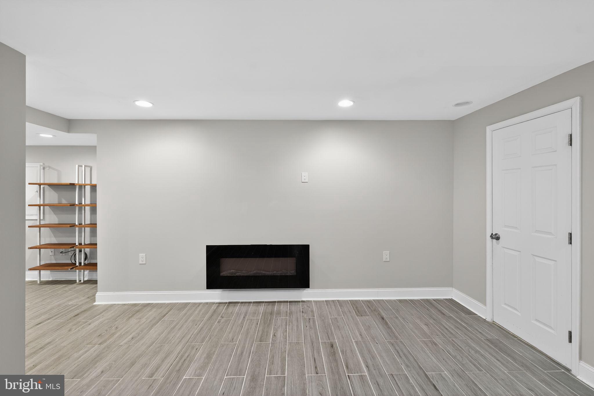 FORT WASHINGTON ESTATES - Residential