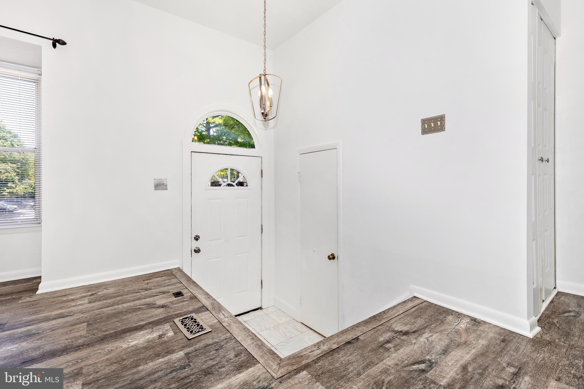 WILLOW COVE TOWNHOMES - Residential