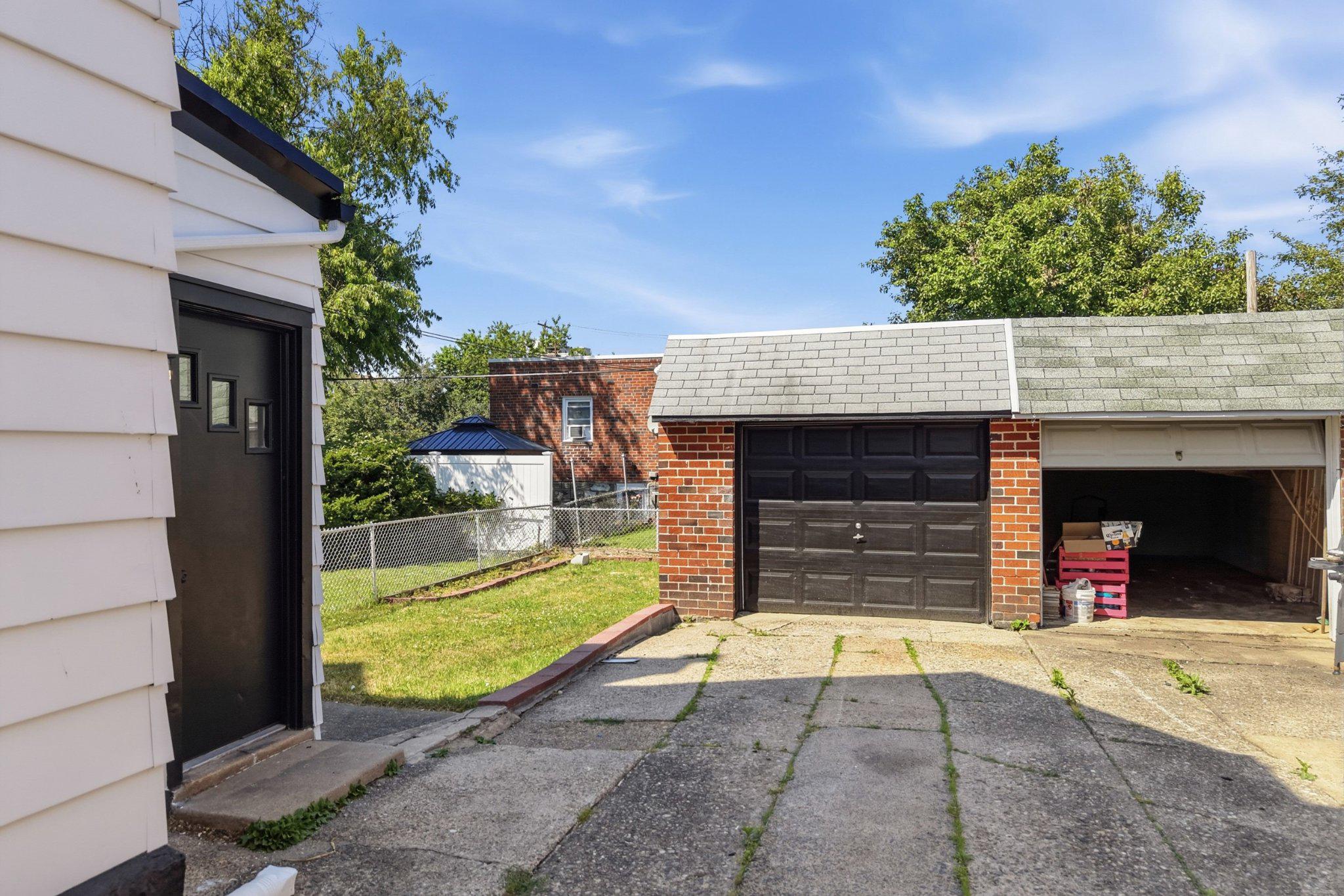 FOX CHASE - Residential