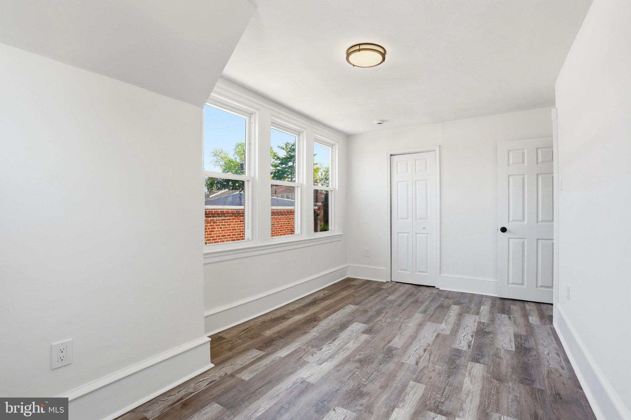 FOX CHASE - Residential