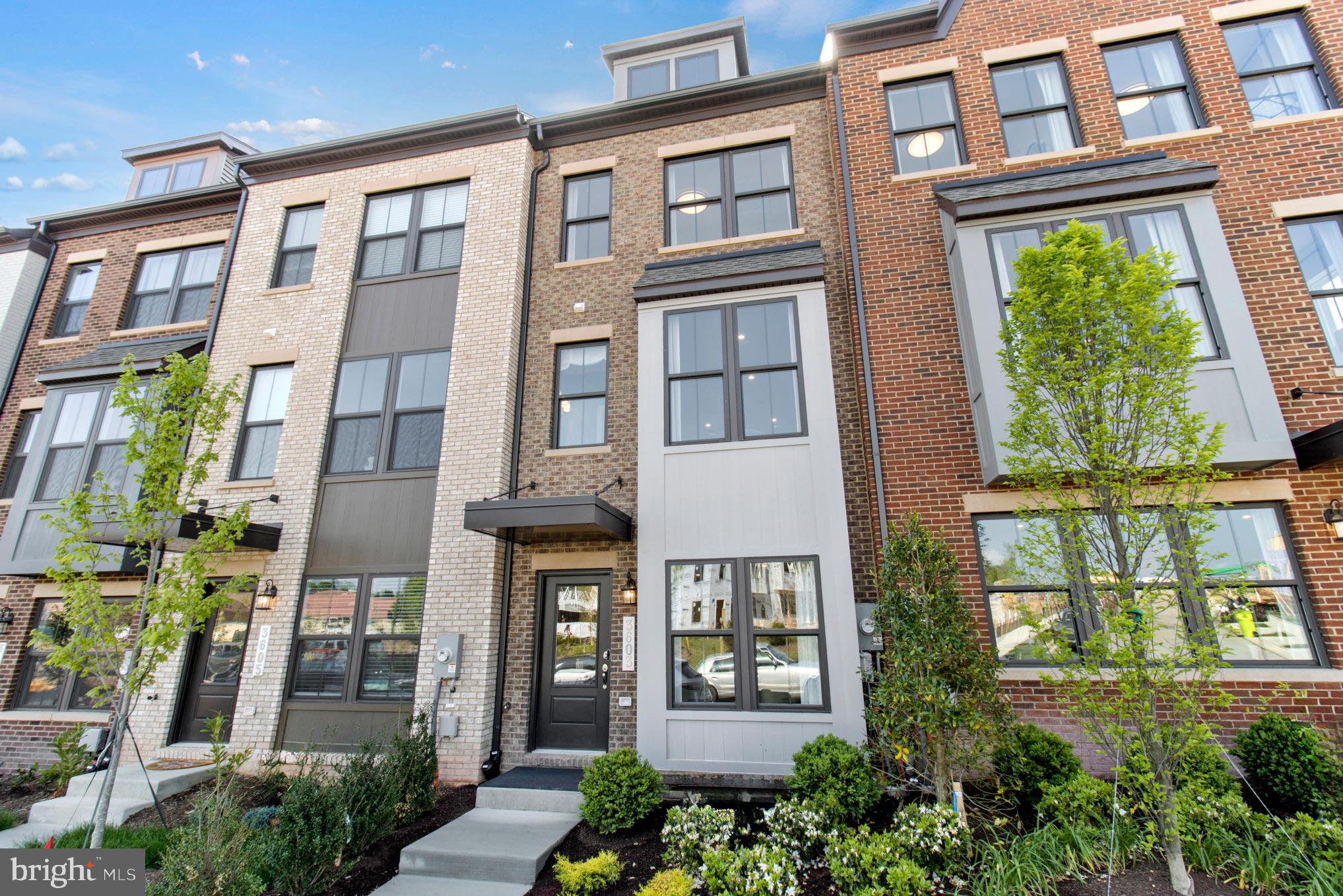 GATEWAY WEST - Residential