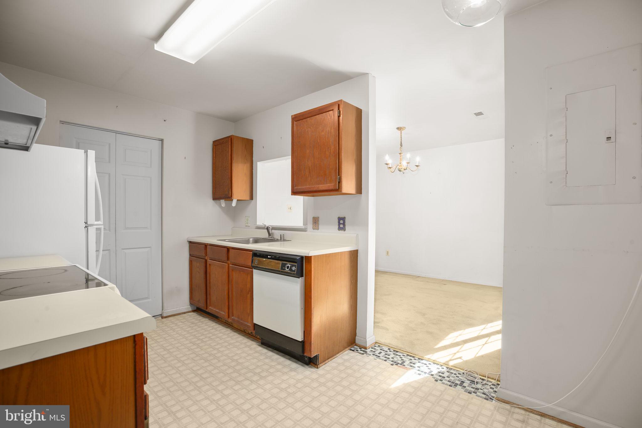 VILLAGES OF SALEM STATION - Residential