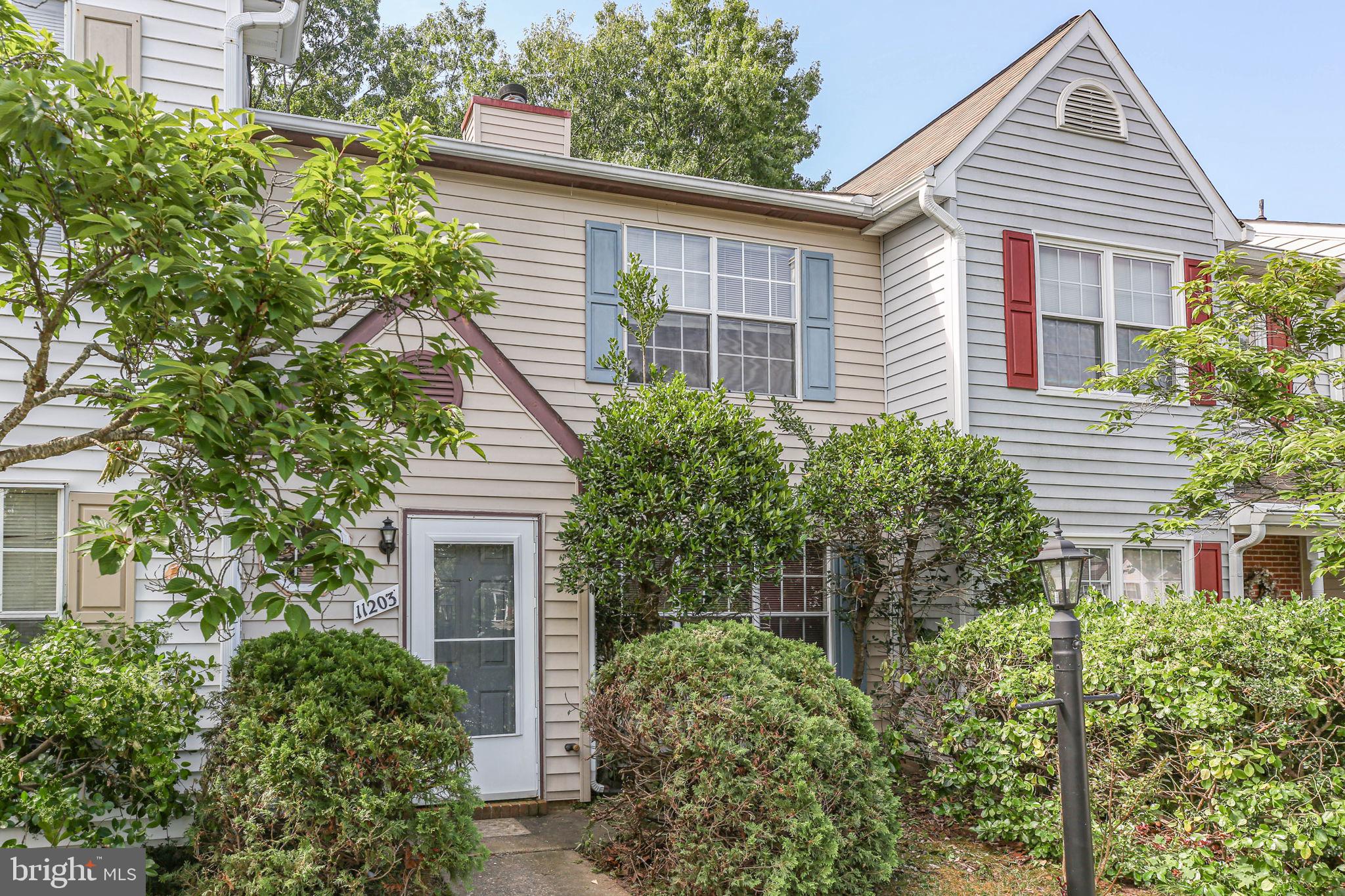 Great starter home- 2 bedroom/2.5 bath townhome in vibrant community- Close to everything- Shopping, parks, downtown, commuter options