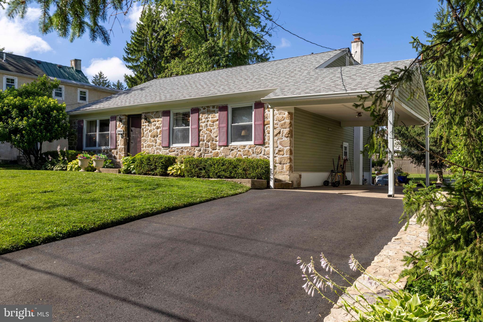 ABINGTON WOODS - Residential