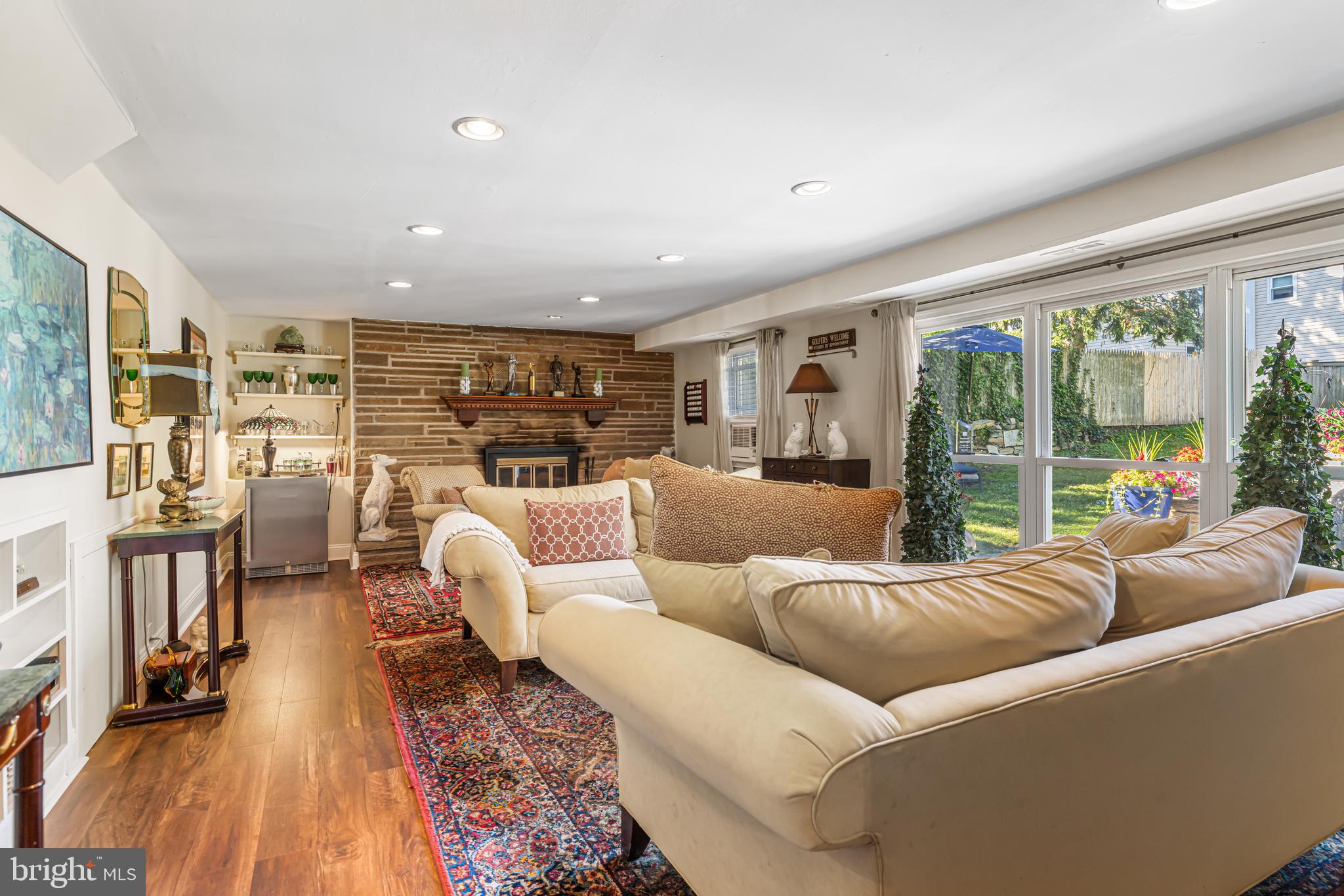 ABINGTON WOODS - Residential