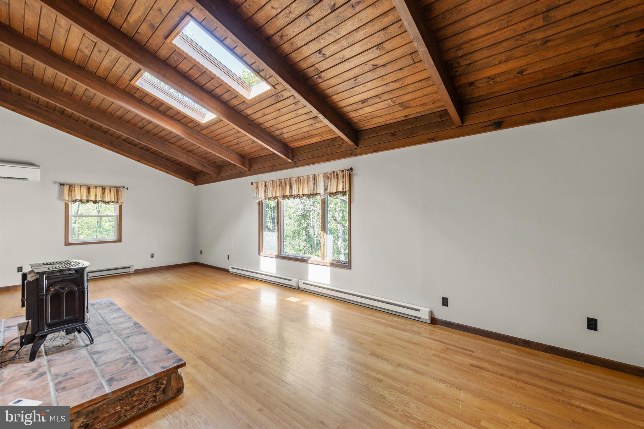 NORTH MOUNTAIN ESTATES - Residential
