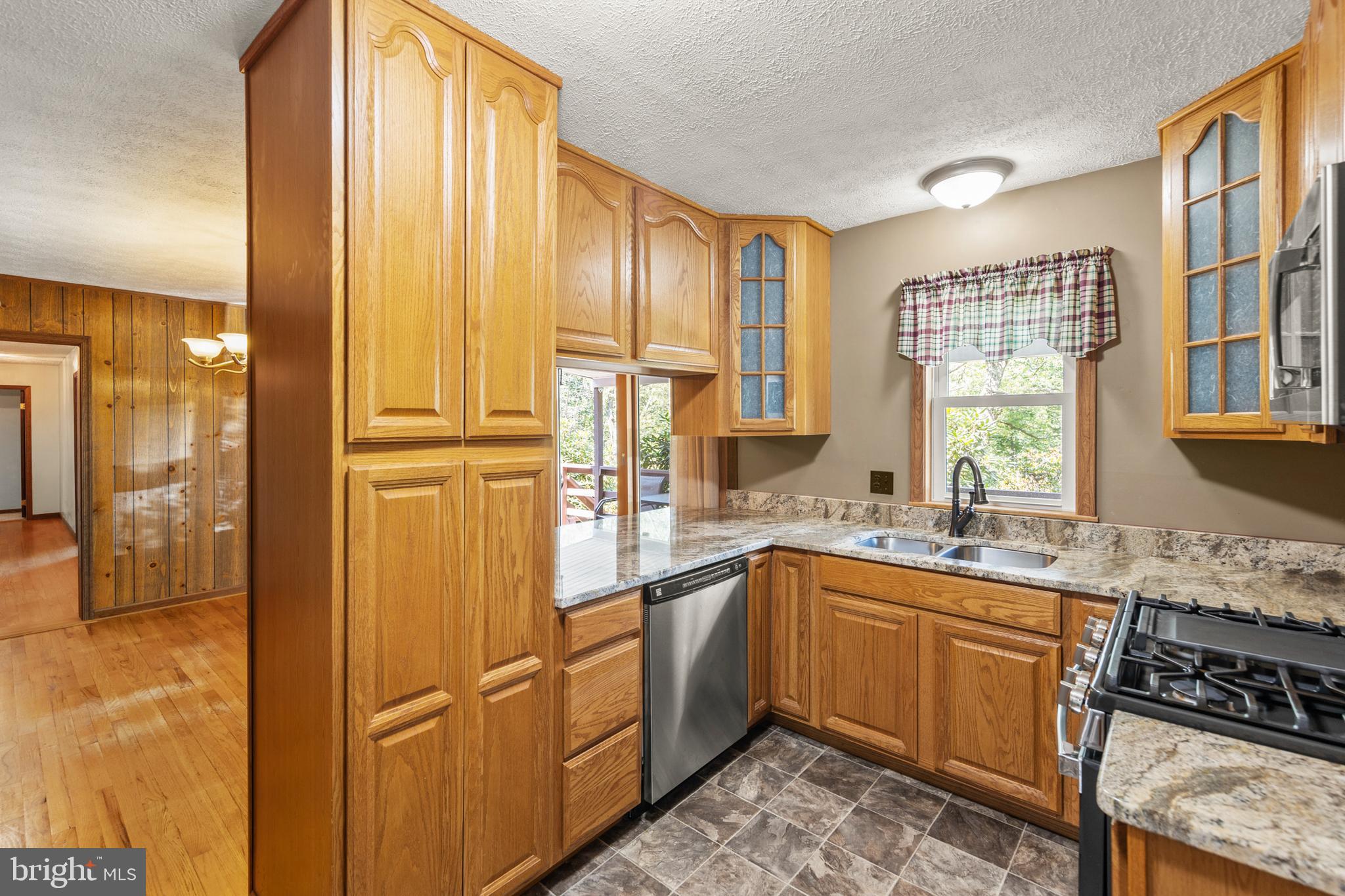 NORTH MOUNTAIN ESTATES - Residential