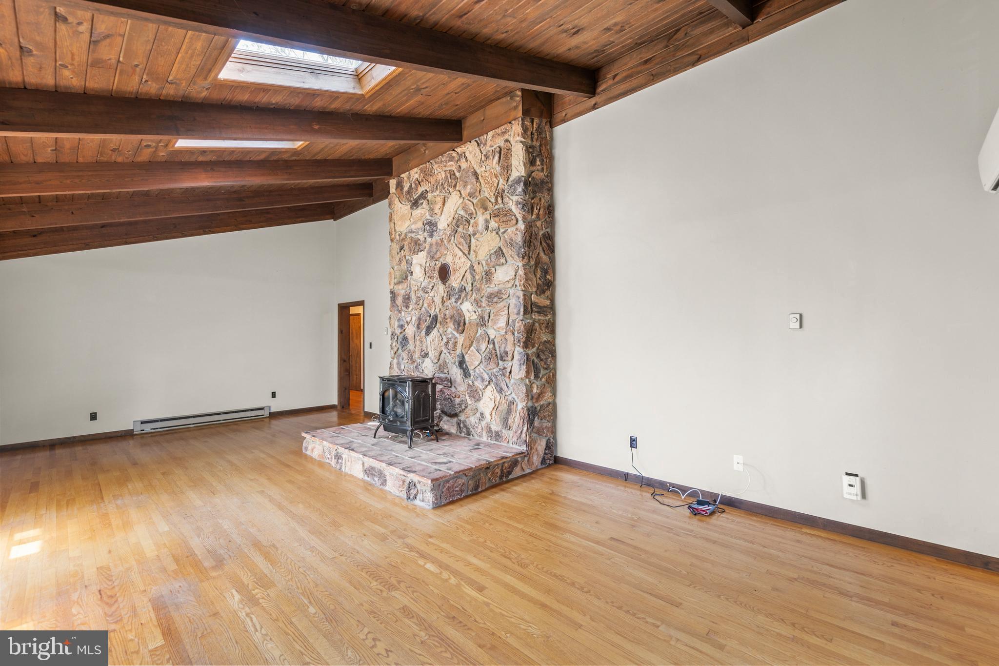 NORTH MOUNTAIN ESTATES - Residential