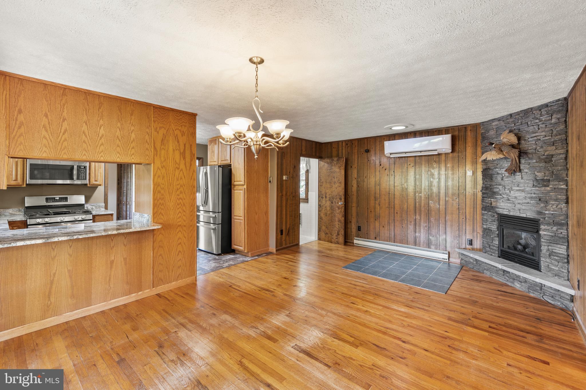 NORTH MOUNTAIN ESTATES - Residential