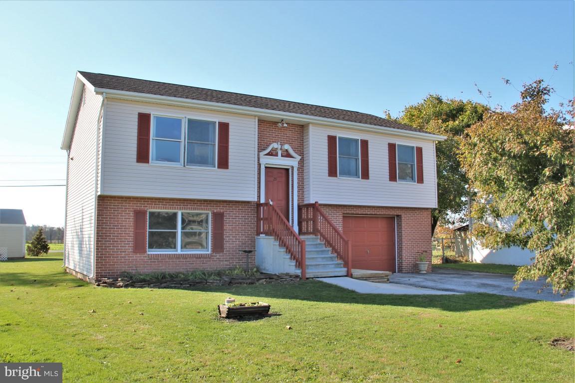 Best of both worlds...lots of fresh country air only minutes from shopping. This 3 bedroom bi-level is in great condition. Huge rear deck for entertaining or simply looking at the countryside. Finished family room in the lower level. NEW CAC in June 2019. Private laundry room. One-Car Garage. Contact us today!