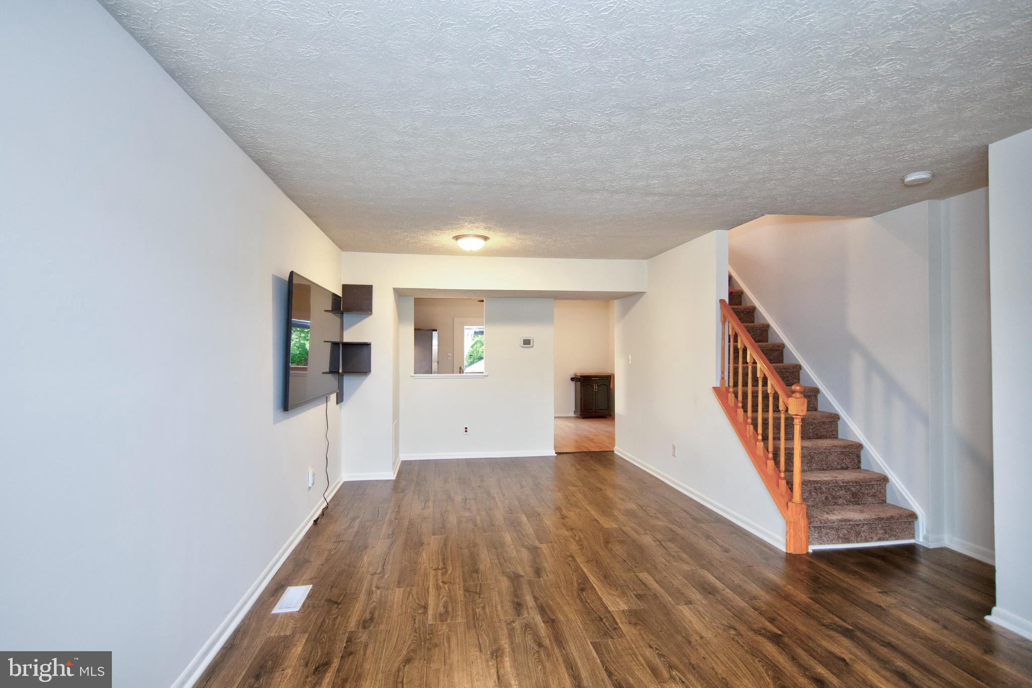 WOODBRIDGE CENTER - Residential