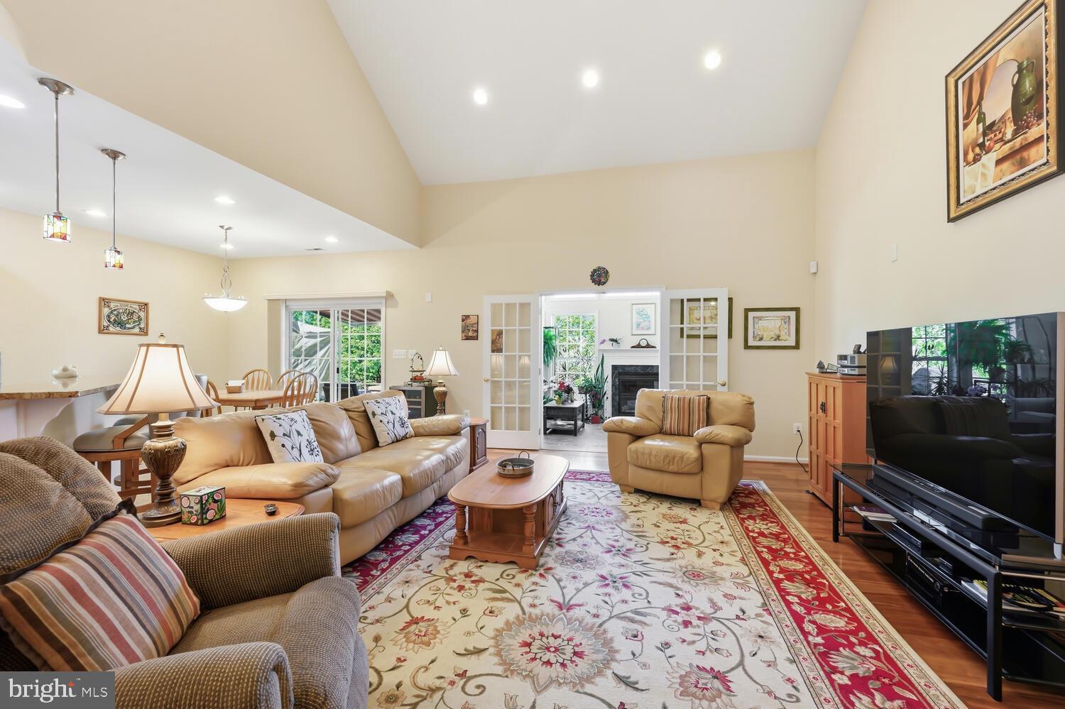 SYMPHONY VILLAGE AT CENTREVILLE - Residential