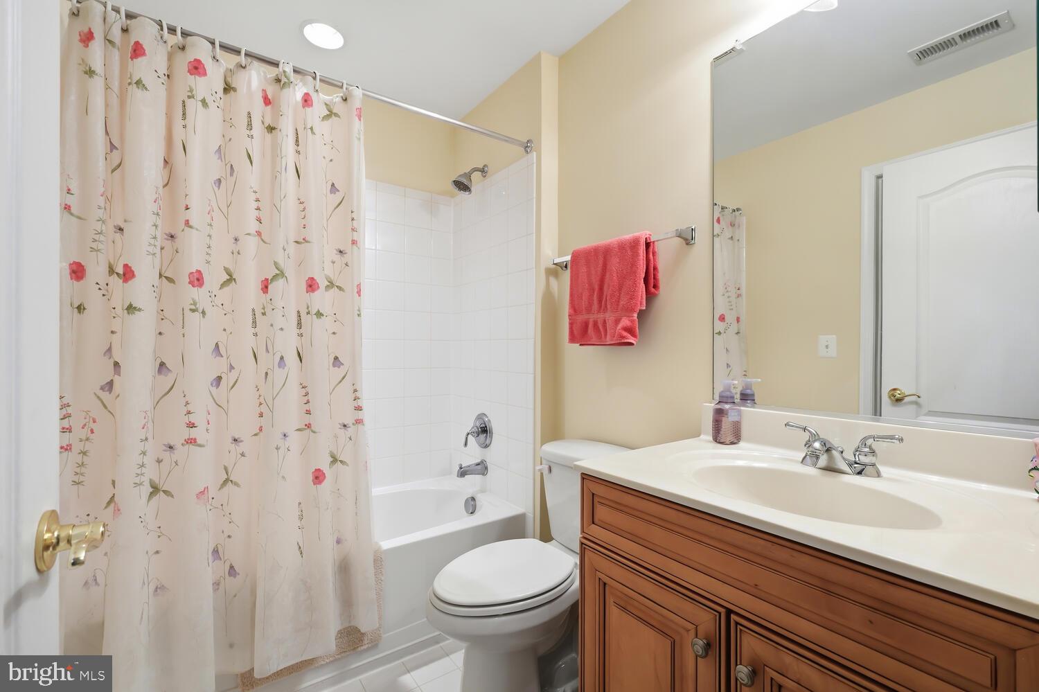 SYMPHONY VILLAGE AT CENTREVILLE - Residential