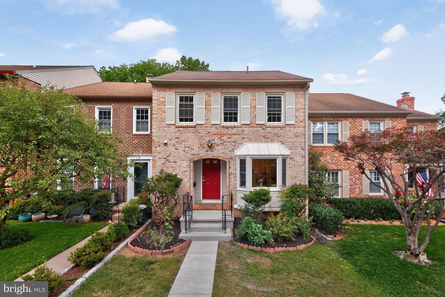 INVERNESS KNOLLS - Residential