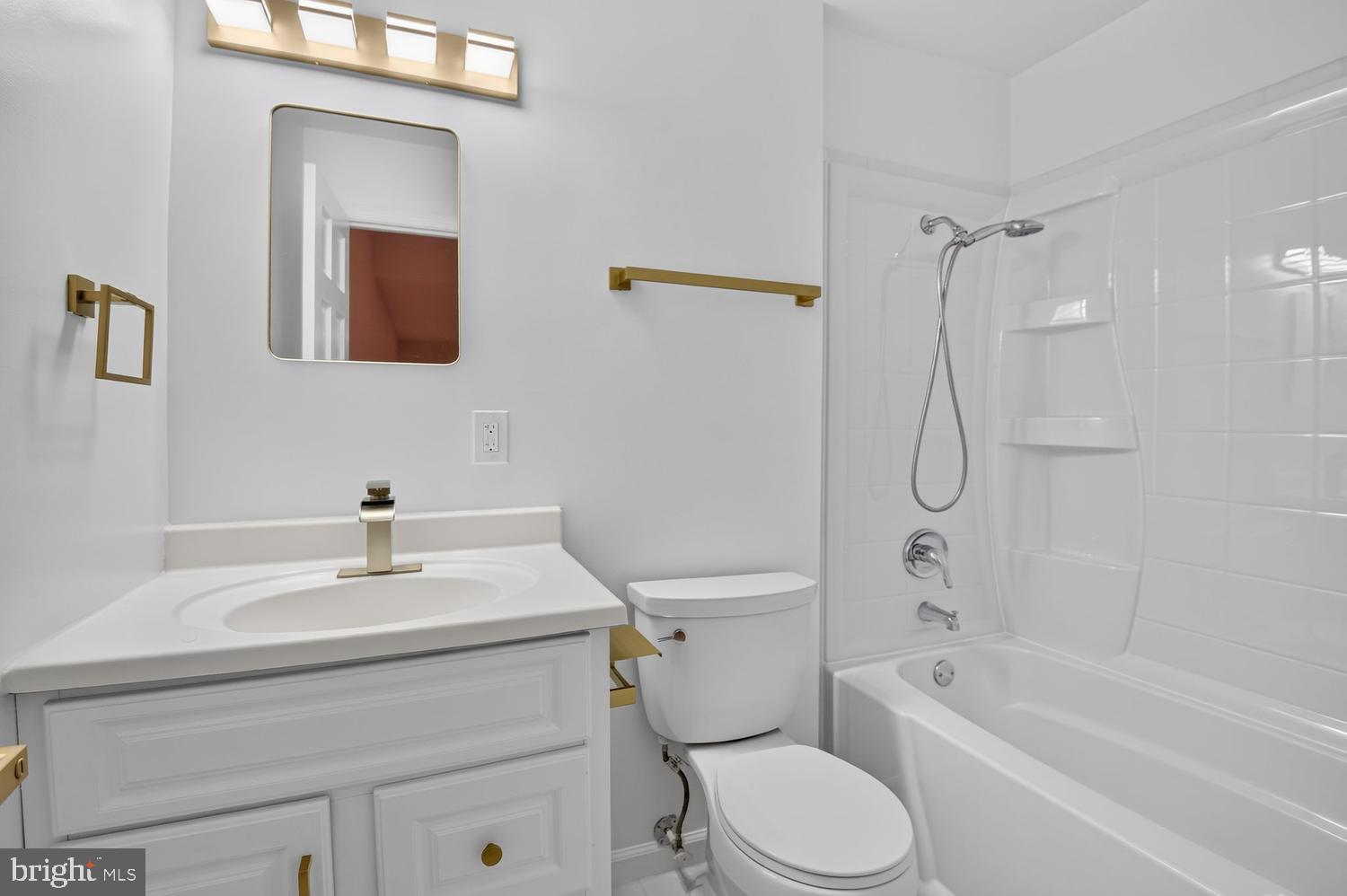 INVERNESS KNOLLS - Residential