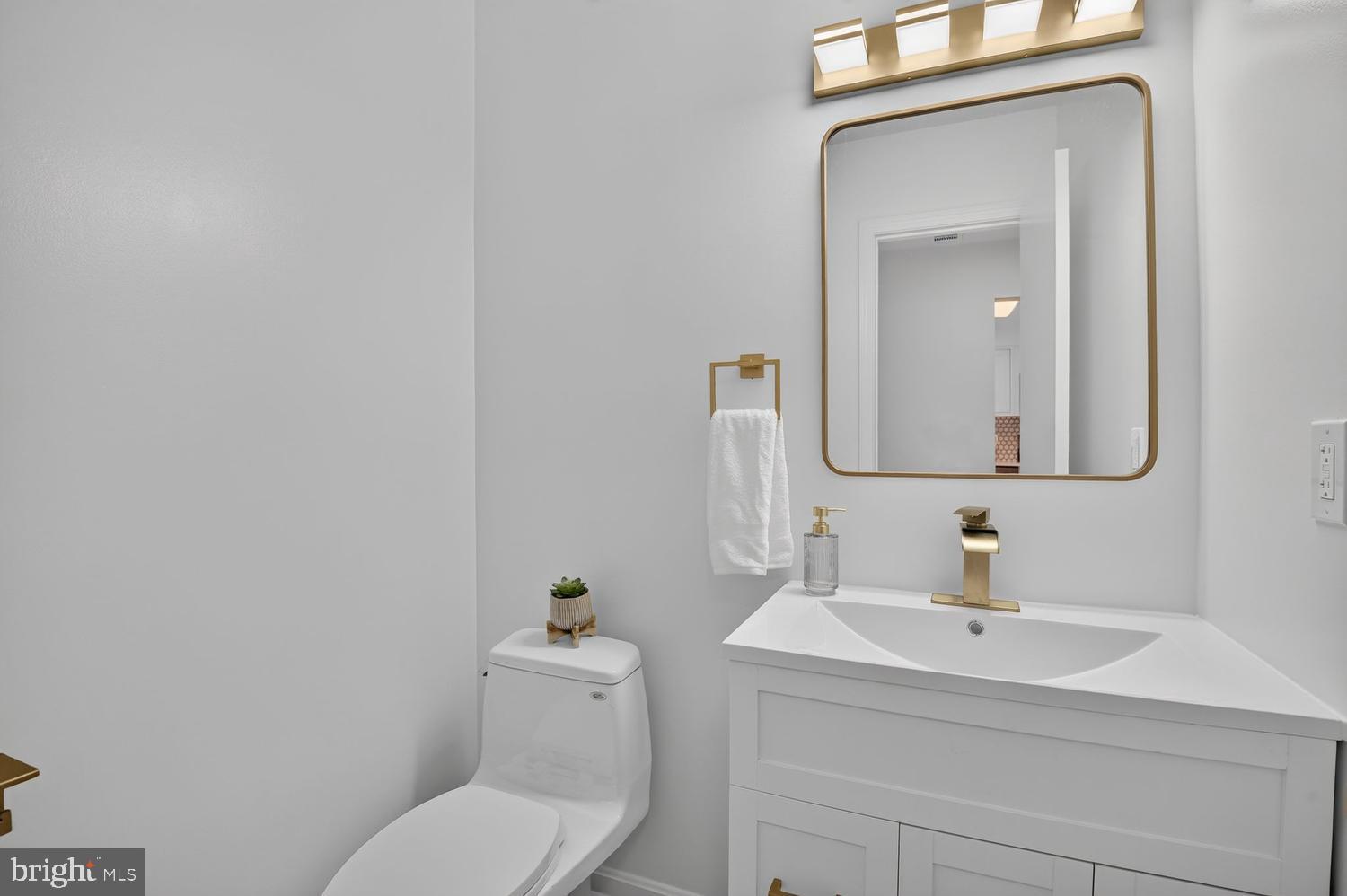 INVERNESS KNOLLS - Residential