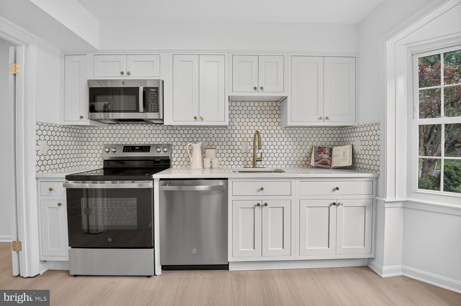 INVERNESS KNOLLS - Residential
